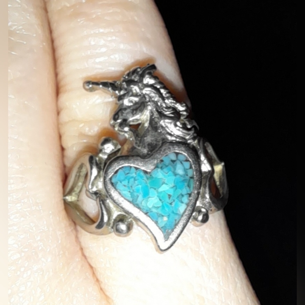 Vintage Silvertone w/ Turquoise Chips Unicorn Ring